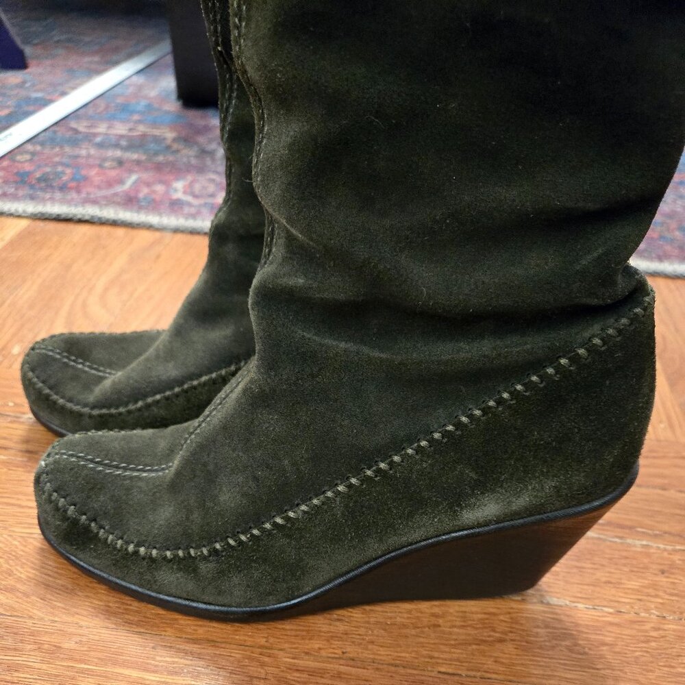 Aerosoles Gather Round Olive Green Suede Boots, Sz 6.5